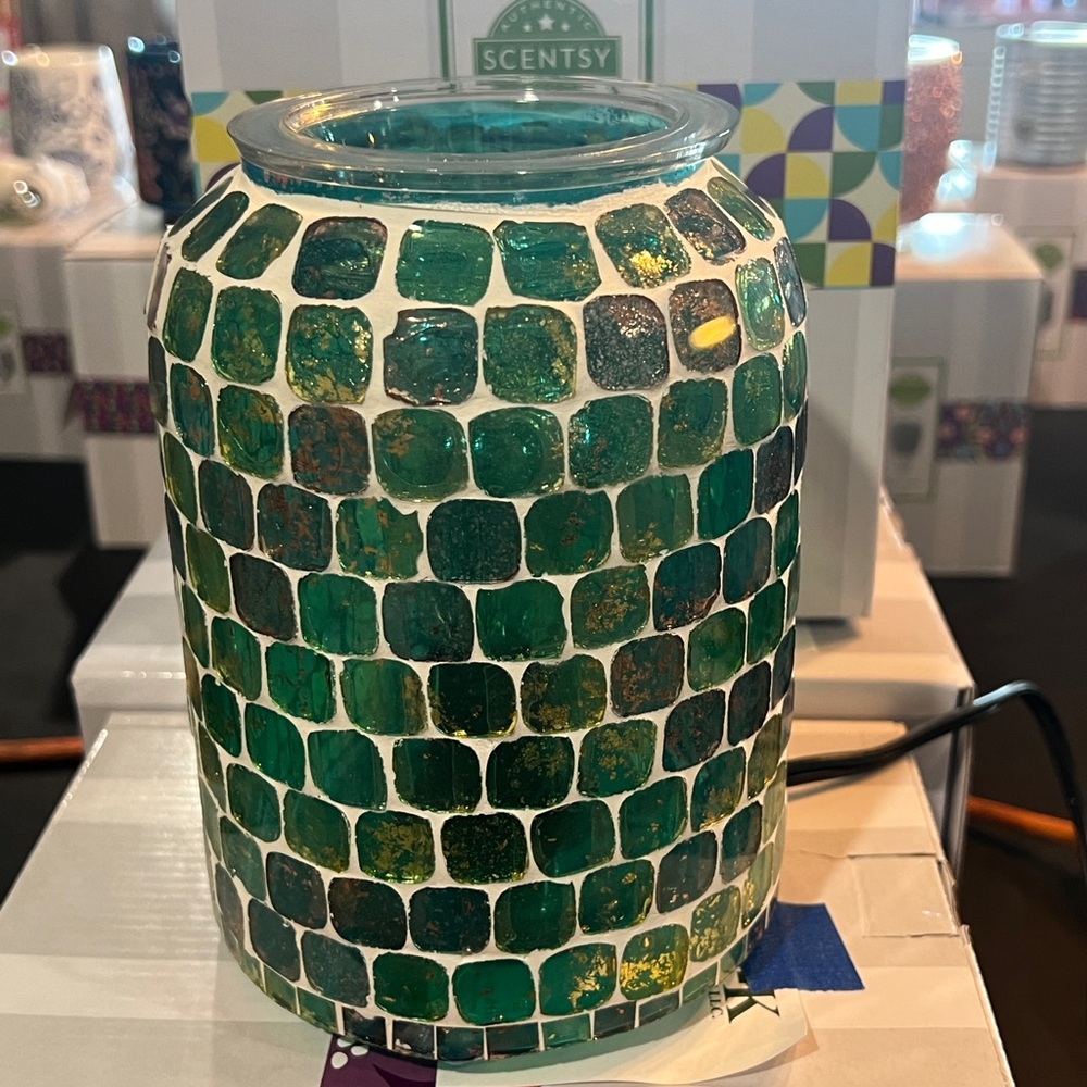 Scentsy On The Seashore Warmer - Picture 2 of 3